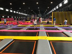 -嘿哟动霸CHUA·新潮玩运动娱乐中心·蹦床滑冰团建乐园