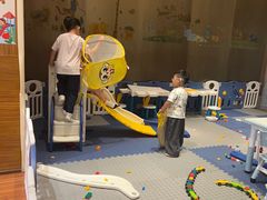 -华邑酒店·鲜艳全日自助餐厅