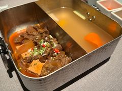-左庭右院鲜牛肉火锅黑金店(陆家嘴中心店)