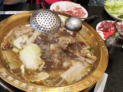 -周老三跷脚牛肉·全牛火锅(非遗传承店)