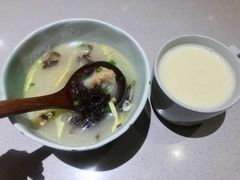 鱼籽鲜虾小馄饨-陈家生煎(世茂双子塔店)