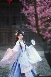 -梦回汉唐汉服旗袍体验馆(拙政园店)