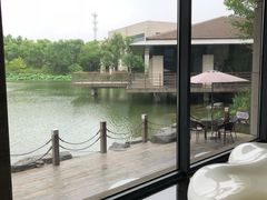 -上海怡沁园度假酒店