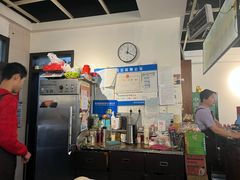 -丽虹云南过桥米线(兴工街店)