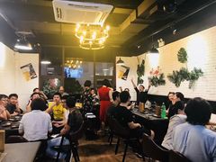 大堂-長壹旋转烤吧 农家鸡火锅