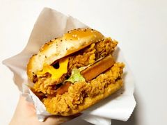 重磅双层鸡排堡-肯德基(凯德国贸店)