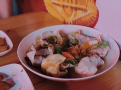 -爆炸头阿姨小四川正宗川味小吃(无任何分店)