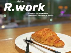 焦糖可颂（大号）-RWORK·COFFEE(滨江店)