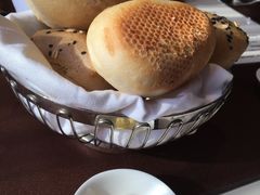 餐前面包-卡本妮法餐厅·北京和平宾馆