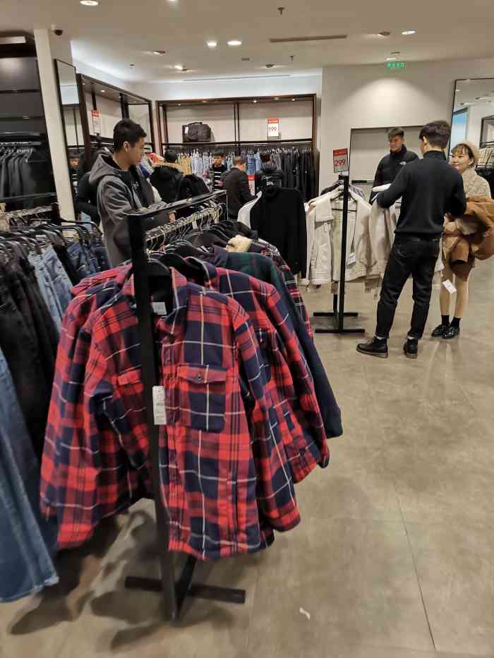 zara(中原万达店)-"前几天我还年轻的时候特别喜欢衣服,他家衣.