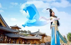 点击看大图 莲台咏-九月鹰飞汉服摄影工作室
