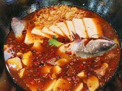 -哈尔滨烧烤·山河村铁锅炖(交大店)