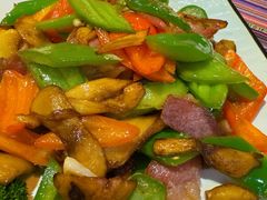 -香巴拉云南餐厅(华莱坞店)