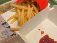 -麦当劳(上海虹桥站30B检票口楼上)