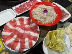 -宽板凳老灶火锅(台湾街店)