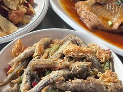 -丹水桥地锅鱼·翘嘴鲌·地方特色全鱼宴(丹江口大坝店)