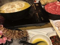 -鲜入围煮花胶鸡海鲜火锅