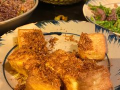 -Cuc Gach Quan Restaurant
