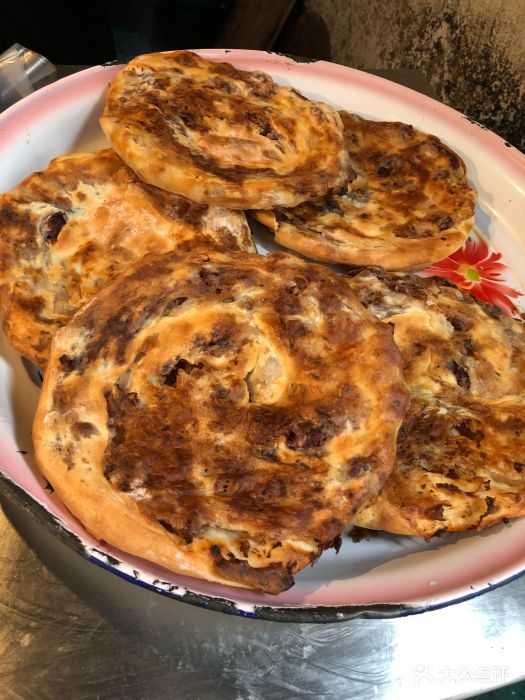 汗腾格里塔伊尔汗肉馕烤包子肉馕图片 - 第2张