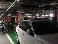 -皇庭广场-地下停车场