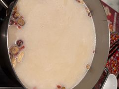 -尚尚仙·酸汤猪手·猪肚鸡火锅(华联万柳购物中心店)