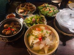 -Cuc Gach Quan Restaurant