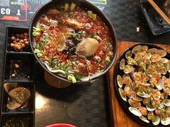 -何师烧烤·香辣蟹·川菜·30年老品牌(太古里旗舰店)