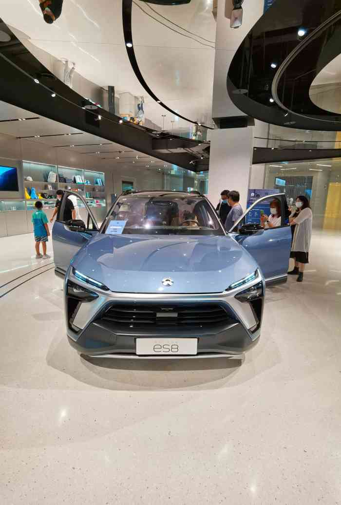 蔚来中心上海中心大厦店