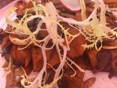 鸡腿菇炒肉-202特色排档(五缘湾店)