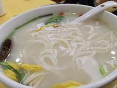 过桥米线-蝴蝶泉宾馆-中餐厅