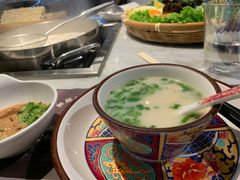 -尚尚仙·酸汤猪手·猪肚鸡火锅(华联万柳购物中心店)