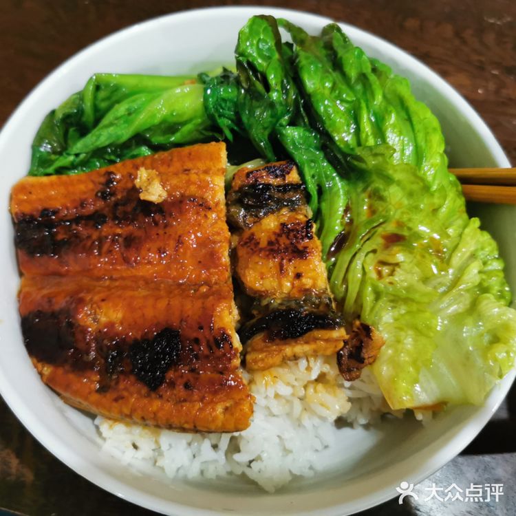 最简单的又好吃的就是蒲烧鳗鱼饭啦！