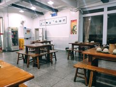 大堂-陈有良尖椒鸡(渝中旗舰店)