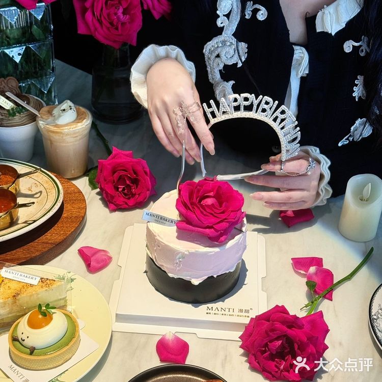 分享东阳生日餐厅🍴被鲜花包围的漂亮饭💐