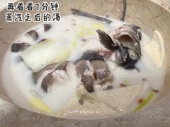 鮰鱼-云海肴云南菜·蒸汽石锅鱼(青岛万象城店)