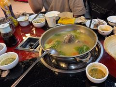 -老石黑山羊毛驴肉火锅(金凯广场店)