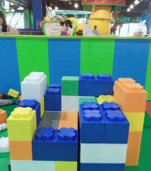 -维佳童话镇演出现场(徐东店)