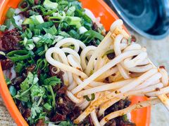 牛肉拌米粉-玲玲米粉·新疆现炒米粉(大十字总店)