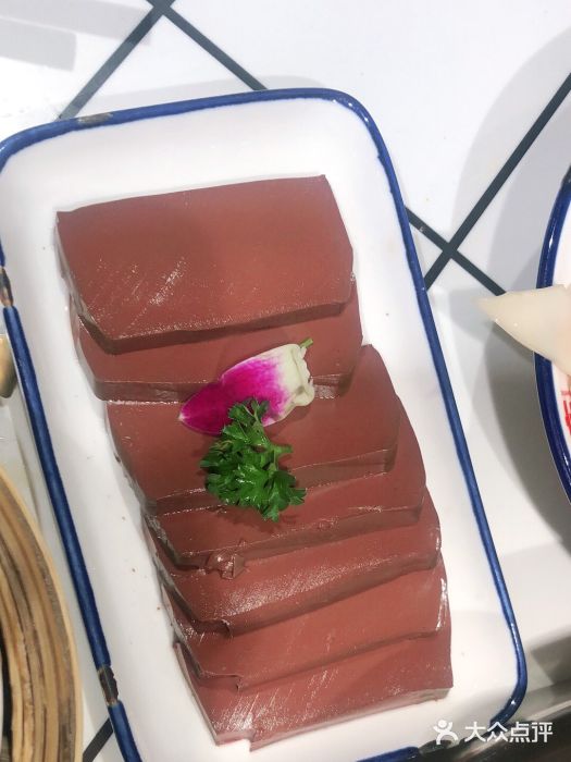 贤合庄卤味火锅(太古里店)-鸭血-菜-鸭血图片-成都美食-大众点评网