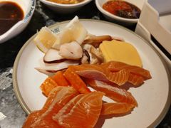 三文鱼-钱小奴海鲜自助黑金店(杭州滨江龙湖店)