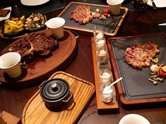 -恰餐厅及酒吧 CHAR Bar & Grill (北京丽都皇冠假日店)