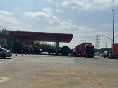 -小昆山服务区-停车场