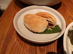 玫瑰鲜花饼-云海肴·汽锅鸡·云南菜(广安门天虹店)