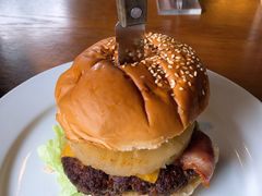 夏威夷牛肉芝士培根堡-BIGHOUSE·大房子电影主题融合餐厅(盐河巷店)