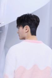 -一家只做男发烫染的店