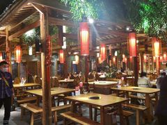 大堂-野山舂·贵州现舂酸汤火锅(鸿通城店)