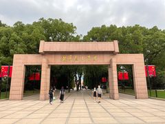 -龙华烈士纪念馆-停车场