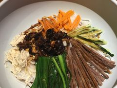 -云海肴·汽锅鸡·云南菜(天山百盛优客店)