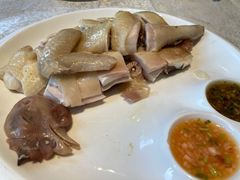 白切文昌鸡-琼菜坊·无鸡不成宴·海南菜老爸茶糟粕醋(海口骑楼老街店)