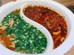 鸳鸯水煮牛肉-成都吃客(九眼桥店)